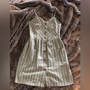 Cute linen dress, size small!